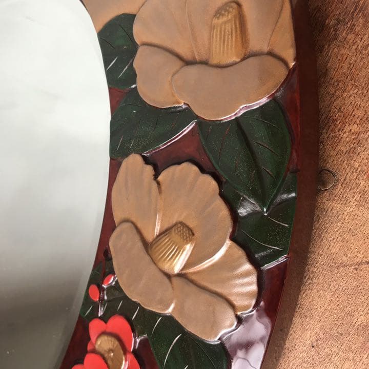 壁掛け鏡 木製 漆 花 彫刻 オーバル 楕円 和 工芸　ミラー