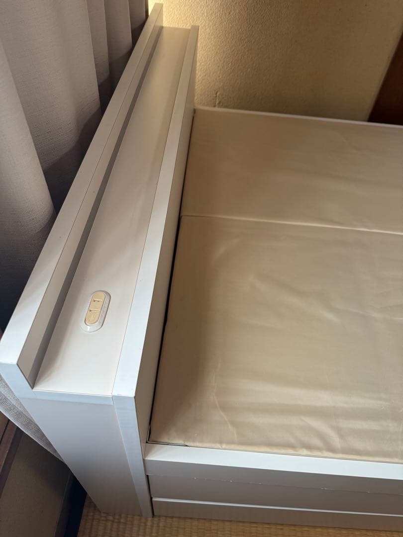 ホワイト シングルベッドフレーム 引き出し付き・直接引き渡し可能（東京・杉並区）