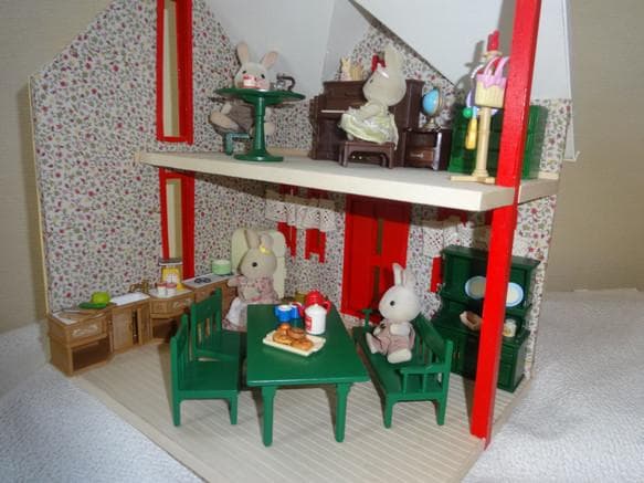 ドールハウス　ハンドメイド｜クリスマスハウス・花柄