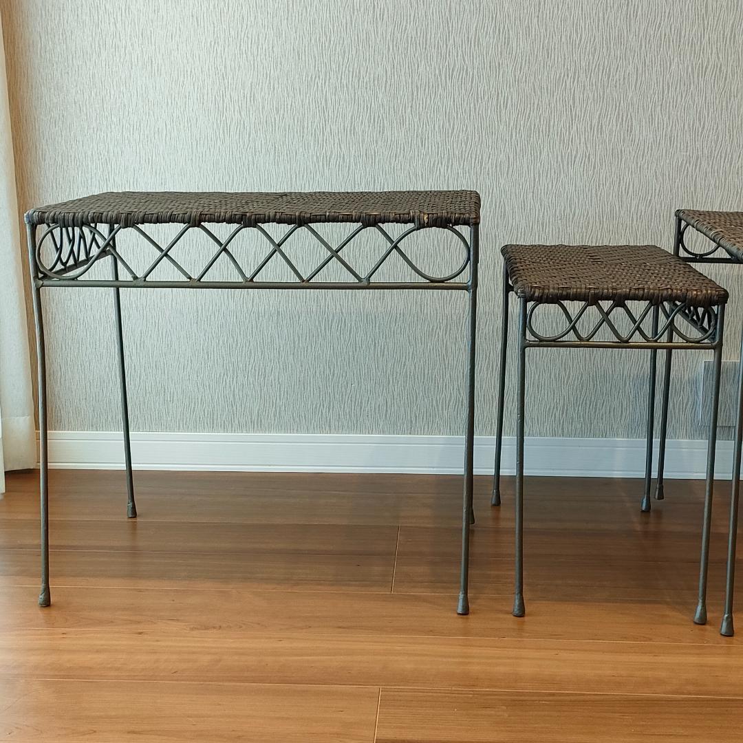 〈輸入〉ラタン　ネストテーブル　アイアンフレーム　サイドテーブル