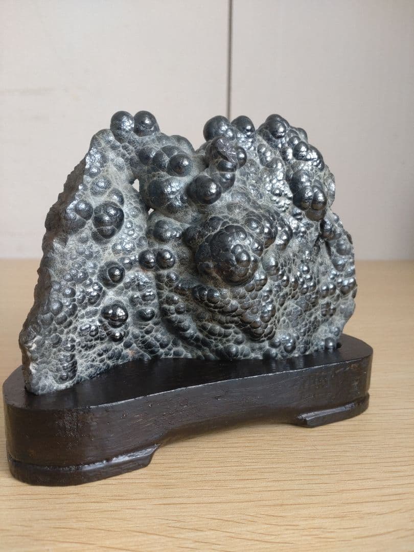 【希少　大きめ】ヘマタイト　腎臓状赤鉄鉱　瘤状結晶　原石　クラスター　瘤　杢　塊