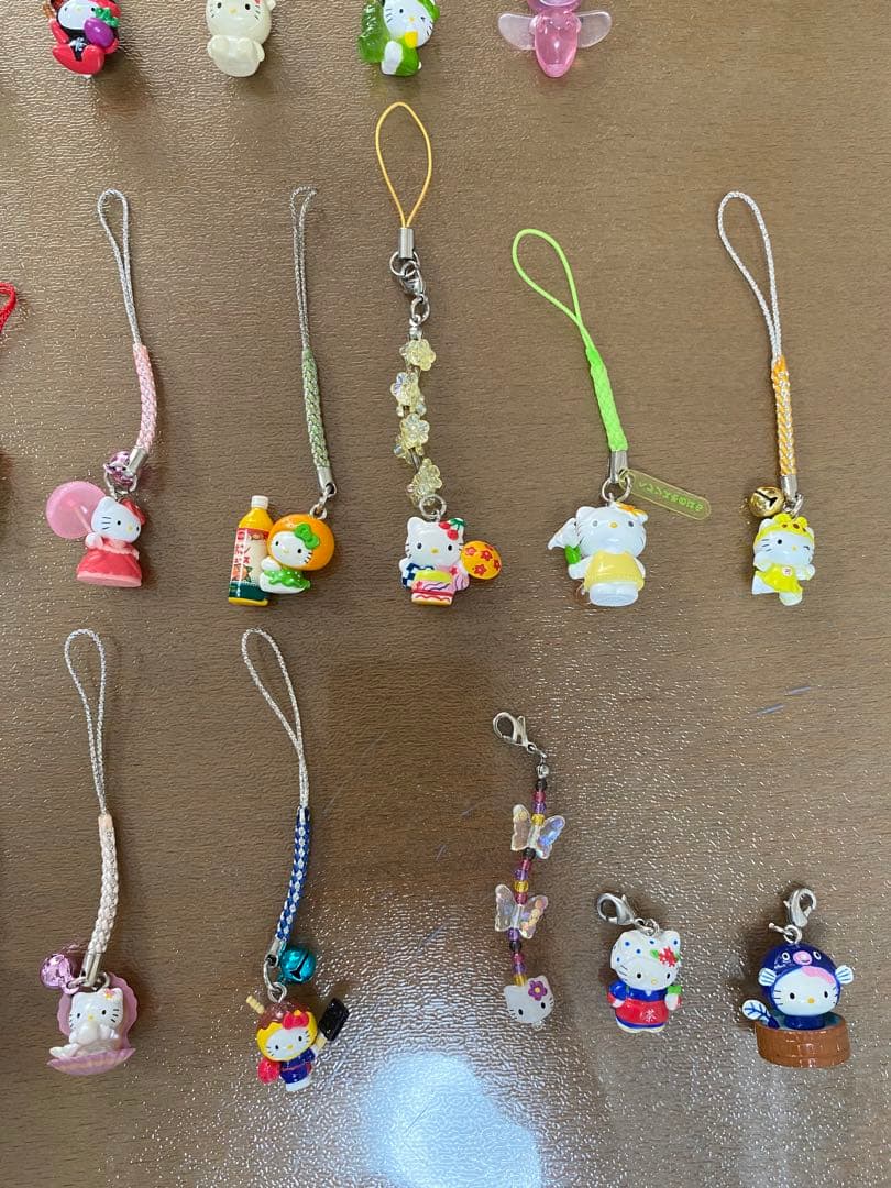 ハローキティ ご当地ストラップ他 29個セット