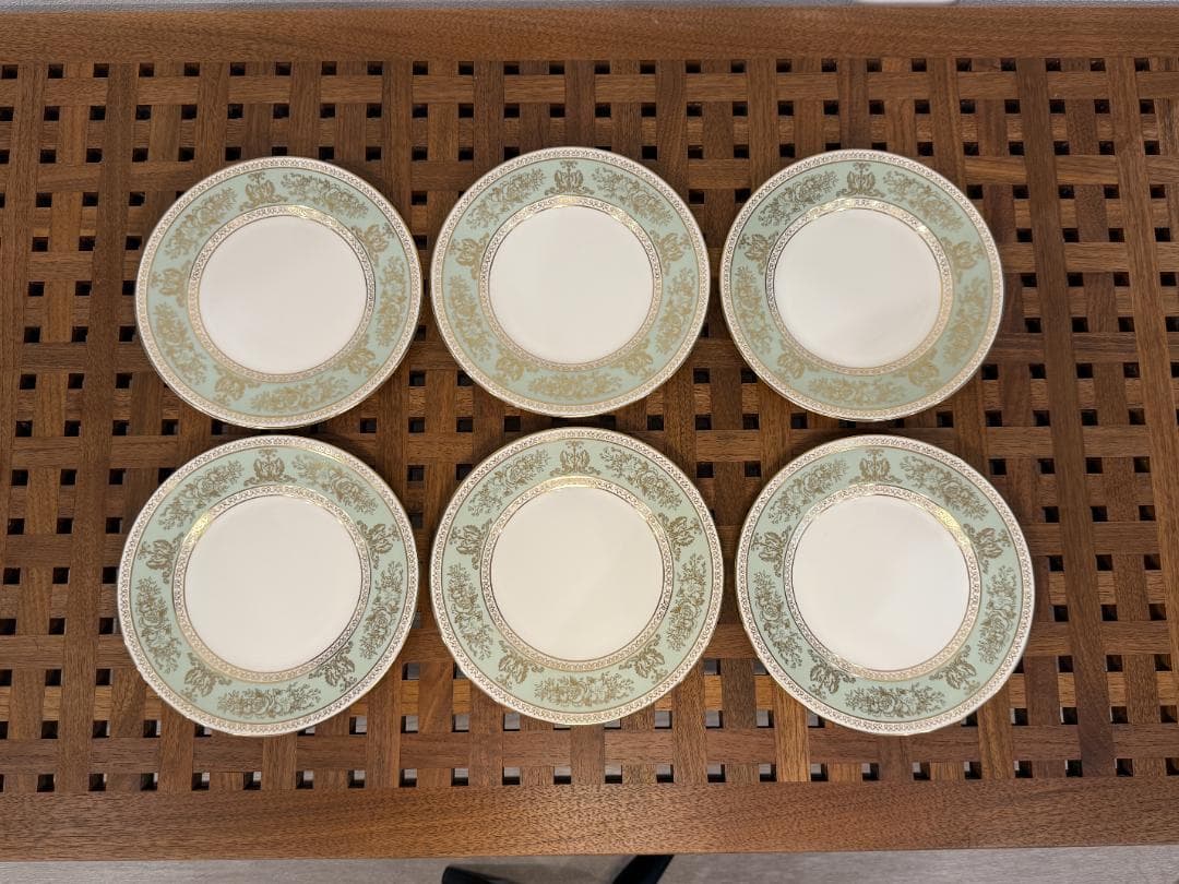  コロンビア セージグリーン ディナープレート(小) 黒壺マーク