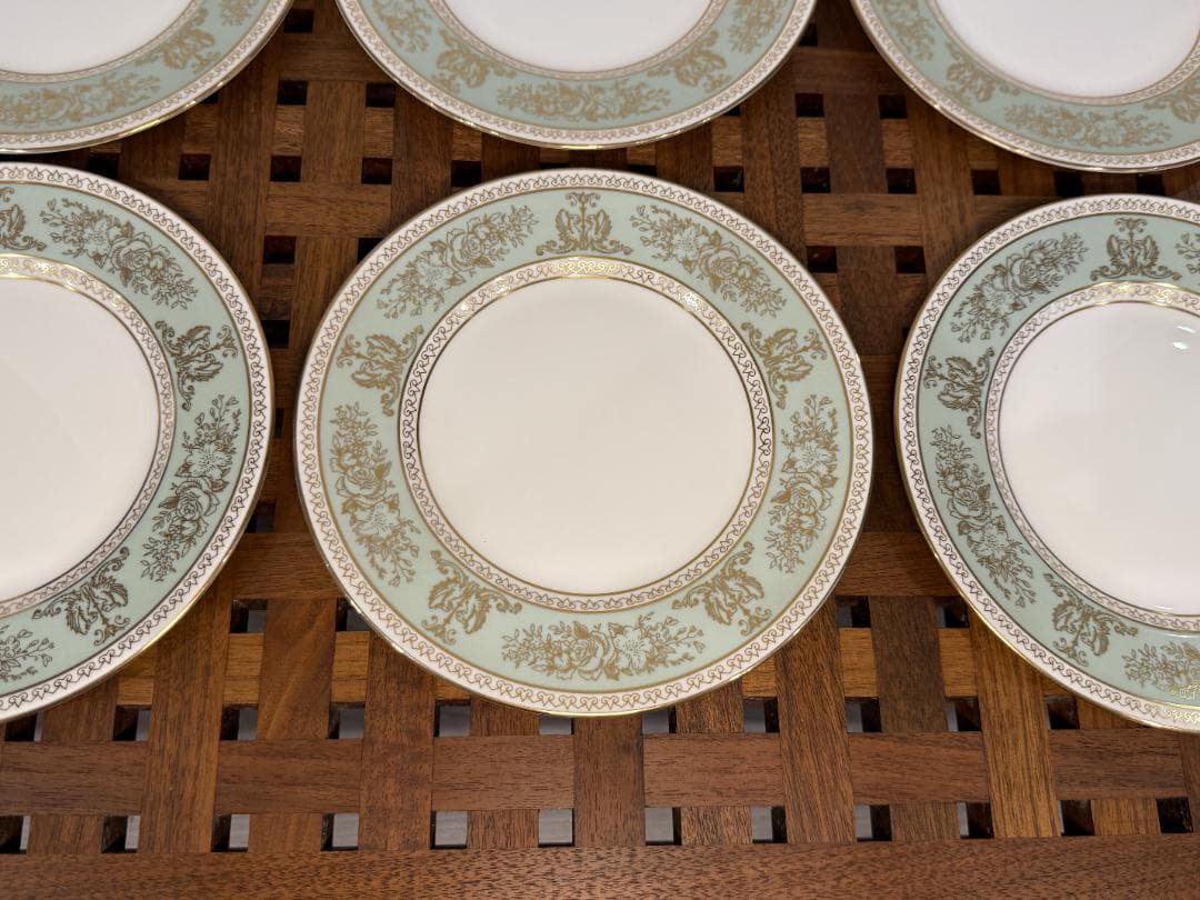  コロンビア セージグリーン ディナープレート(小) 黒壺マーク