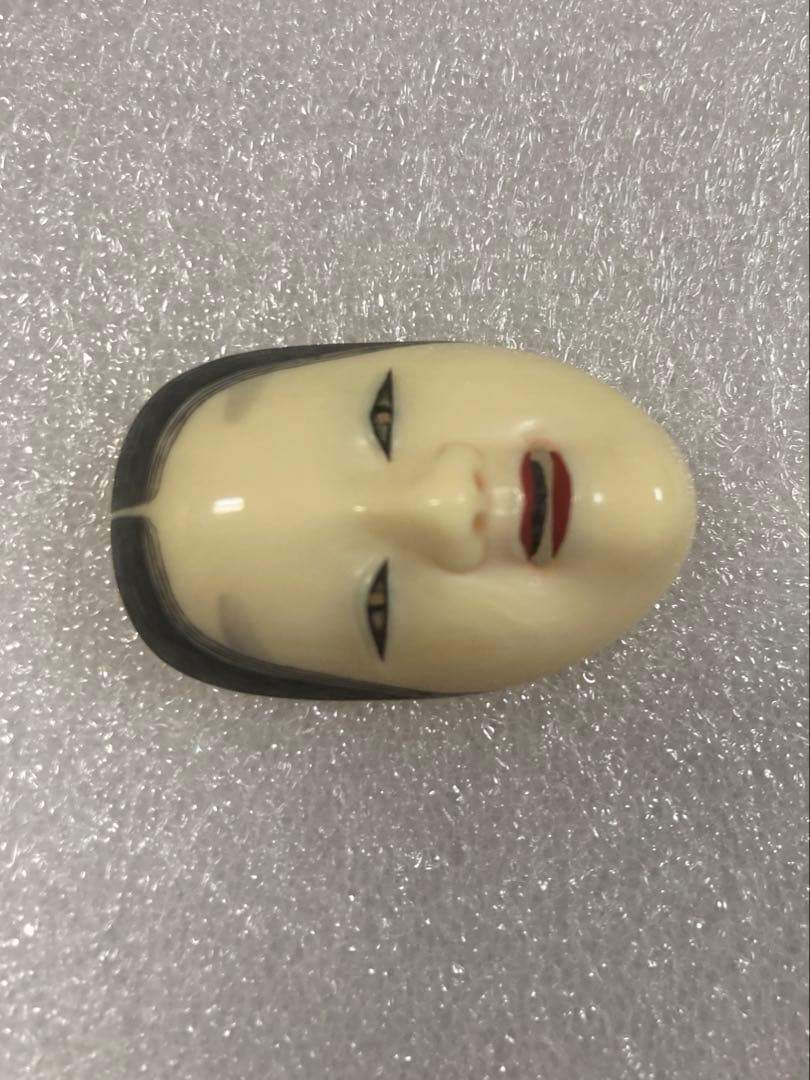 天然素材 小面（若女）彫刻 帯留め 提げ物