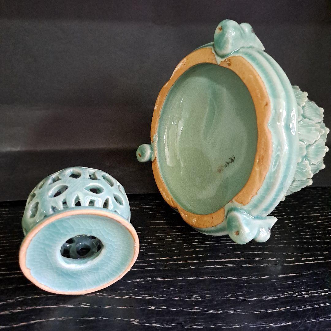 茶道具 青磁蓮型 香炉 三兎台 陽刻蓮型 細密技巧 透し火屋 海青造