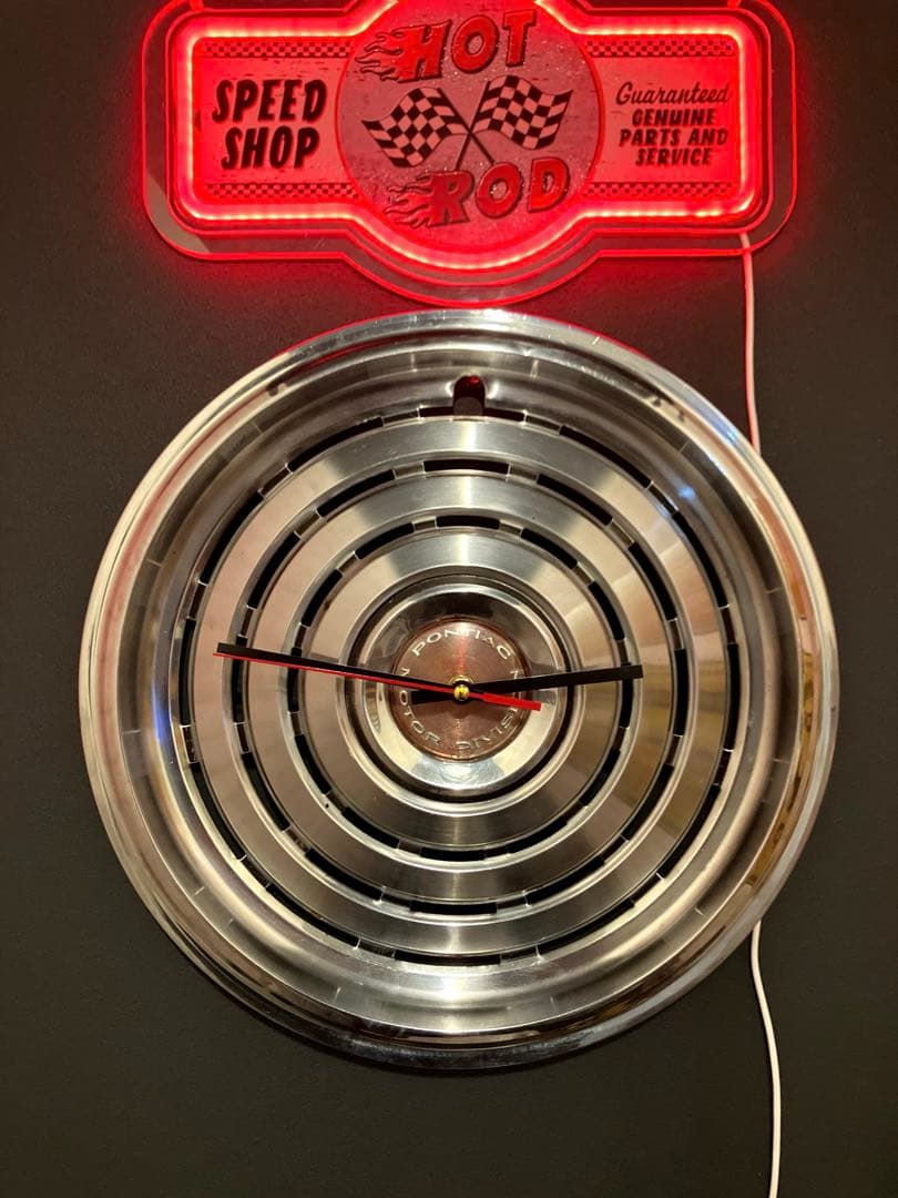 アメ車、ポンティアックホイールキャップ壁掛け時計