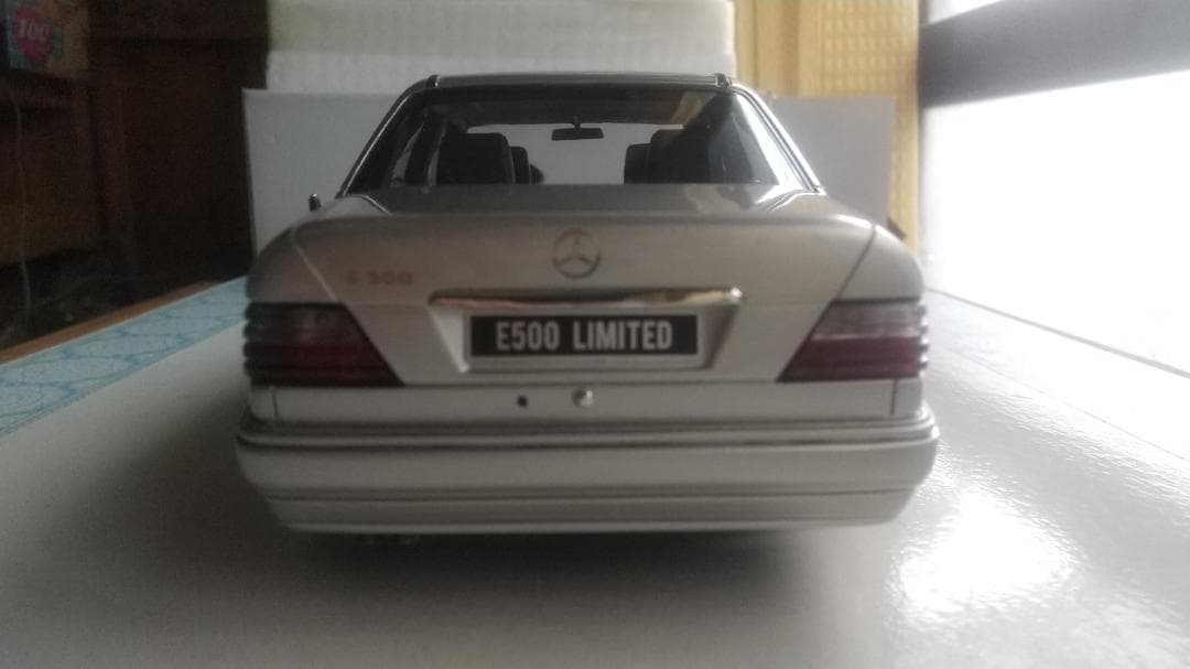 OTTO 1/18 メルセデスベンツE500 LIMITED ミニカー シルバー