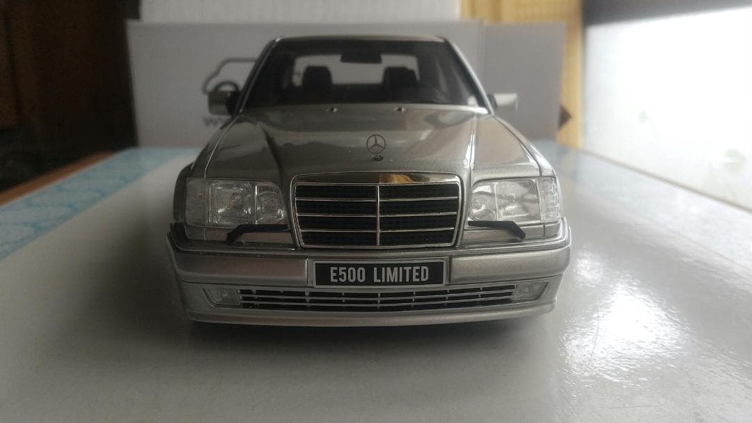 OTTO 1/18 メルセデスベンツE500 LIMITED ミニカー シルバー