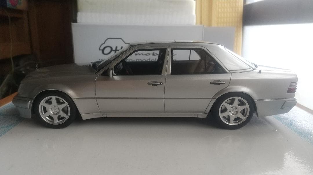 OTTO 1/18 メルセデスベンツE500 LIMITED ミニカー シルバー