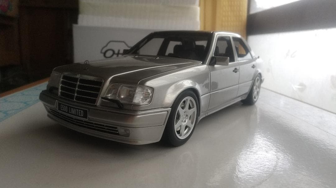 OTTO 1/18 メルセデスベンツE500 LIMITED ミニカー シルバー