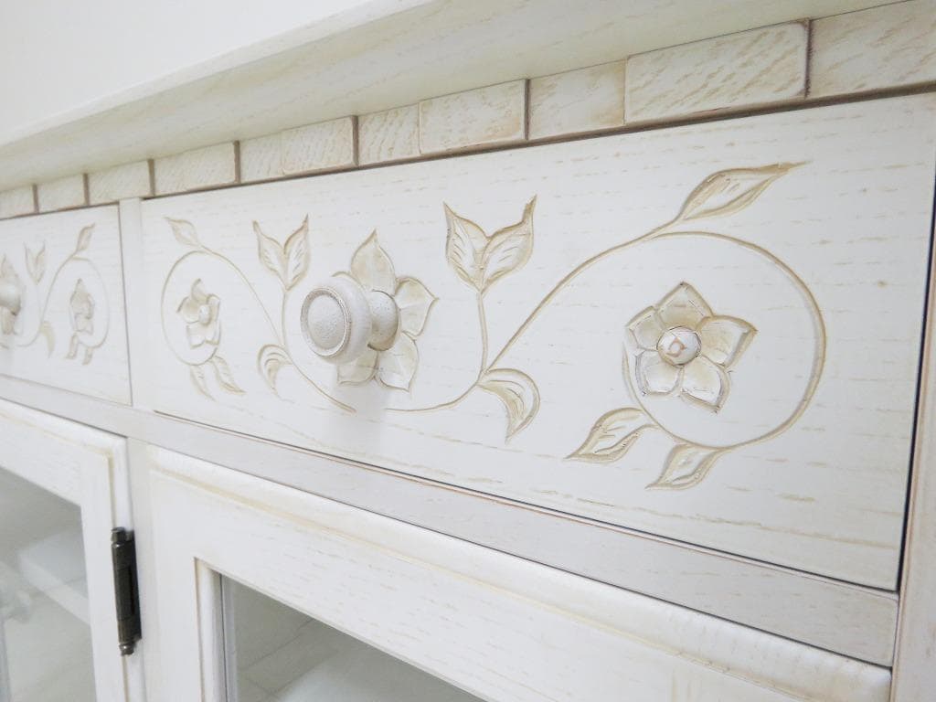 こなまる様 葉山ガーデン サイドボード 花彫刻 特注 白塗装 キャビネット食器棚