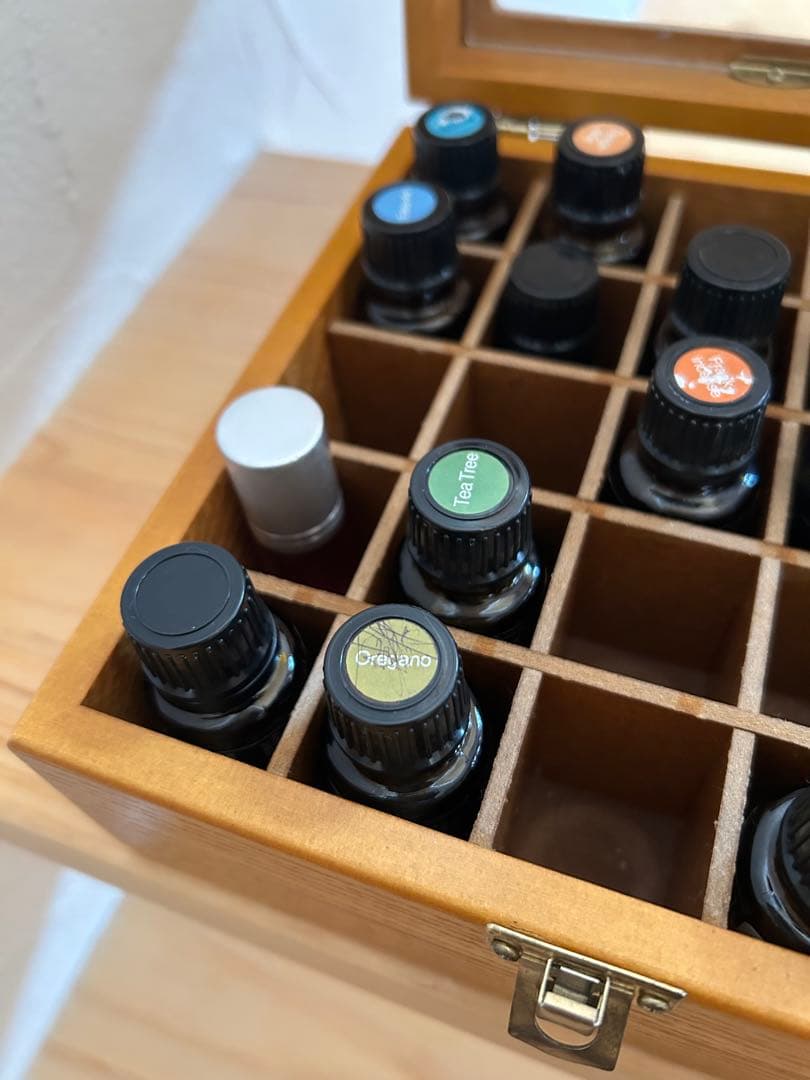 ドテラ　木箱　アロマオイル入り