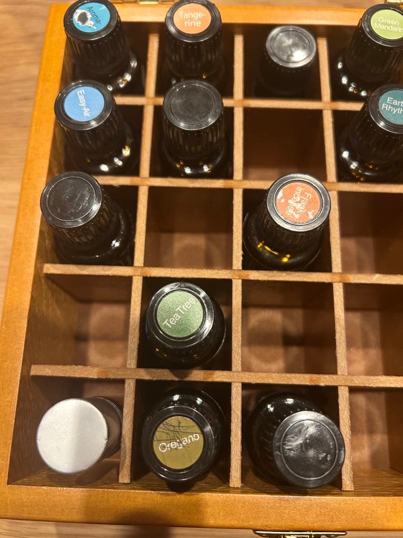 ドテラ　木箱　アロマオイル入り