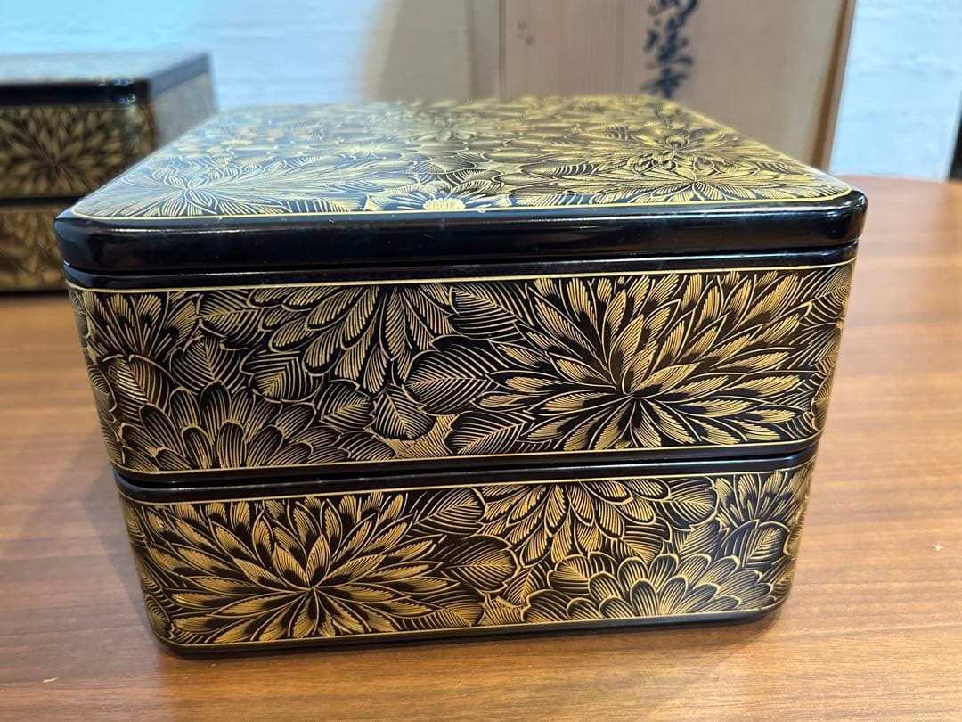 輪島塗　6.5寸\"2段重箱　菊彫り詰め沈金　長期保管品　2個セット