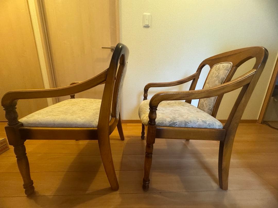 カリモク木製アームチェア 1脚ヴィンテージ家具 (2脚セット販売希望)①