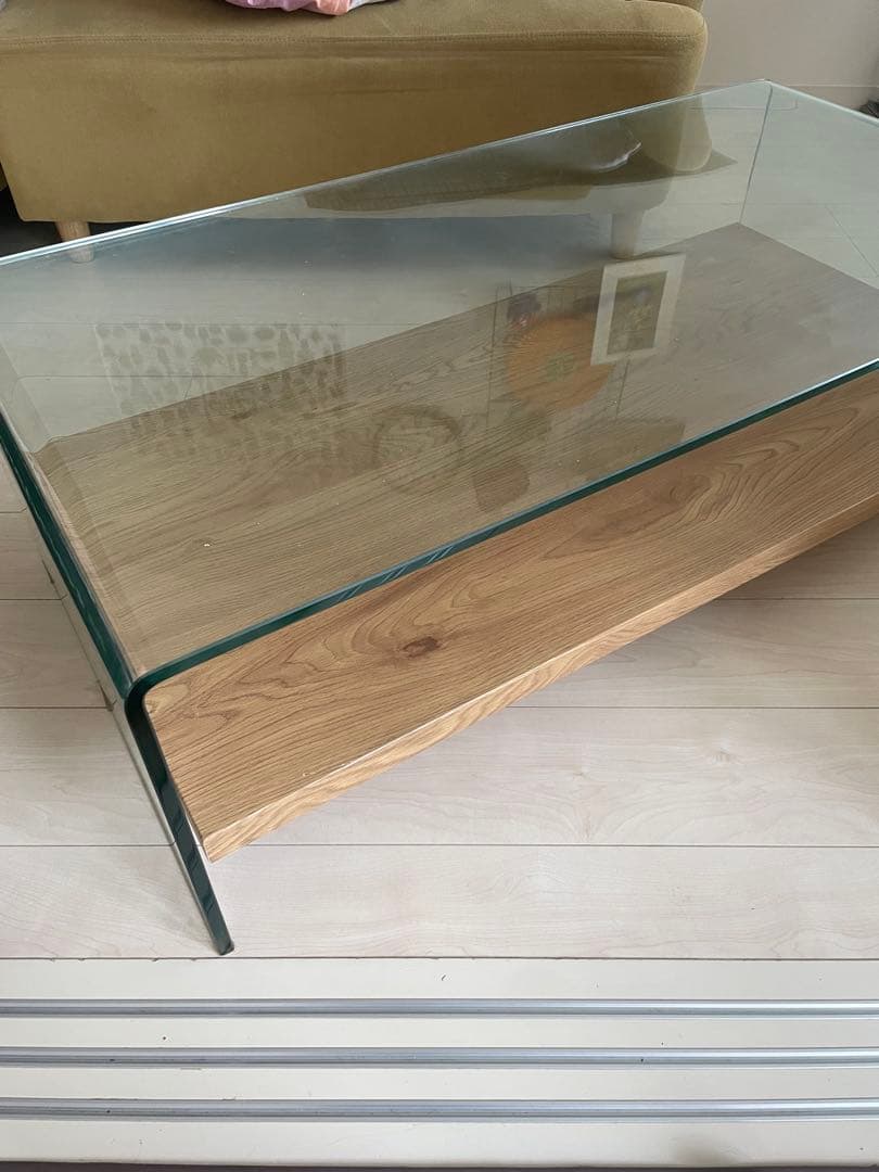 ①木製の長方形ガラステーブル