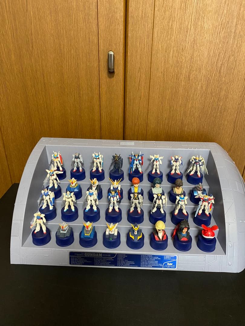 GUNDAMガンダム ボトルキャップ コレクション84個 - メルカリ