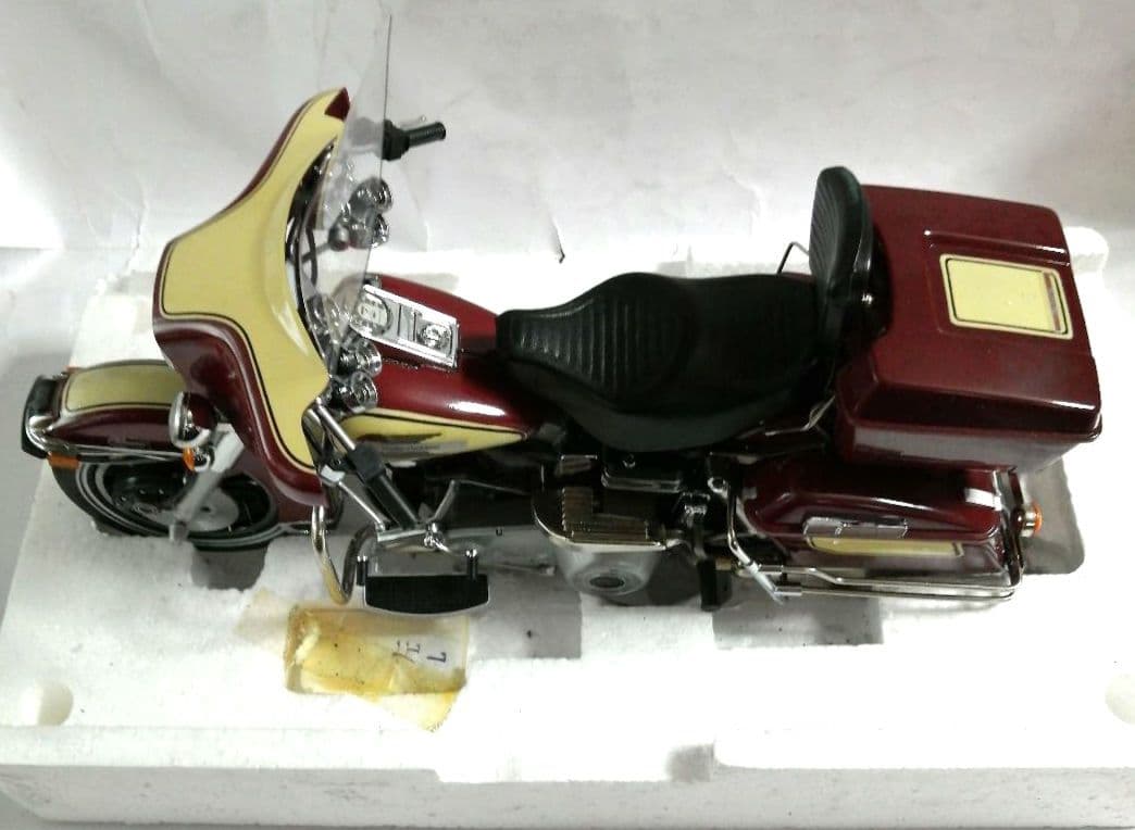 ハーレーダビットソンFLH -80 クラッシック マルチマテリアル完成モデル