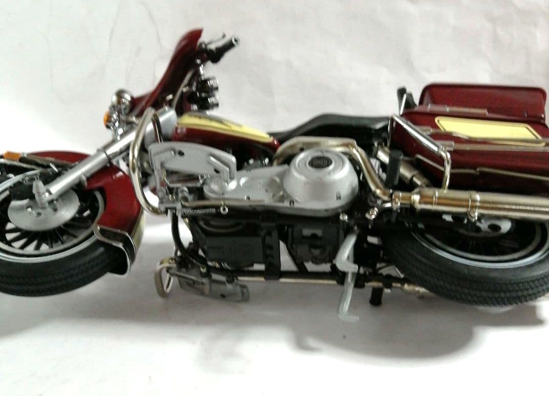 ハーレーダビットソンFLH -80 クラッシック マルチマテリアル完成モデル