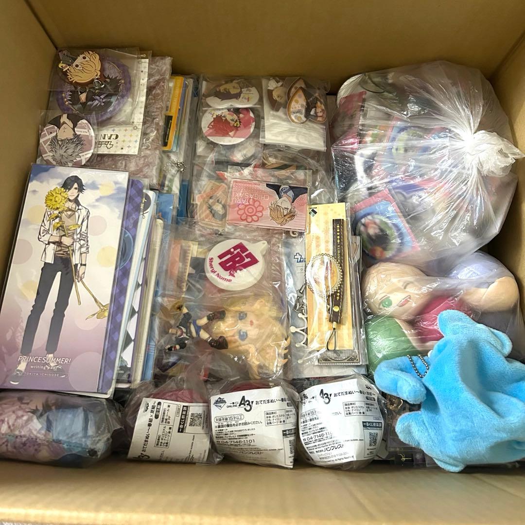 アニメグッズ まとめ売り 刀剣乱舞 A3 うたプリ他 缶バッジ 色紙 ぬいぐるみ