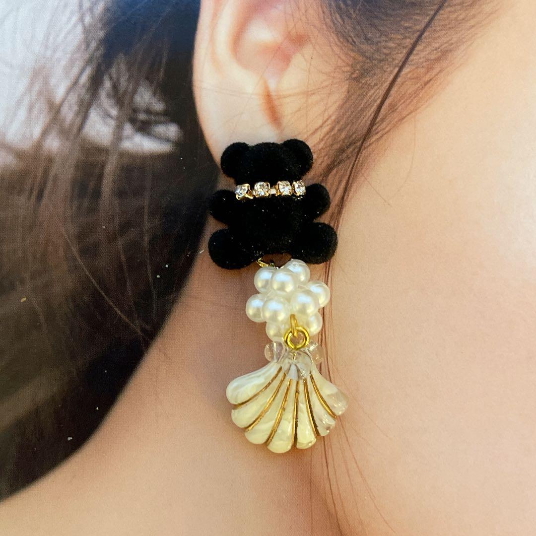 ブラックくまちゃん＆特注カラー☆韓国ビーズの大人シックパールピアス/イヤリング♥️