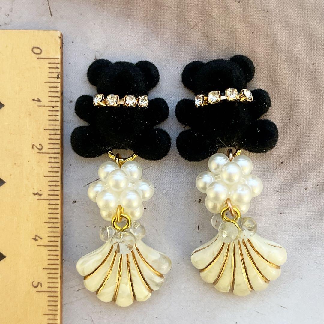 ブラックくまちゃん＆特注カラー☆韓国ビーズの大人シックパールピアス/イヤリング♥️