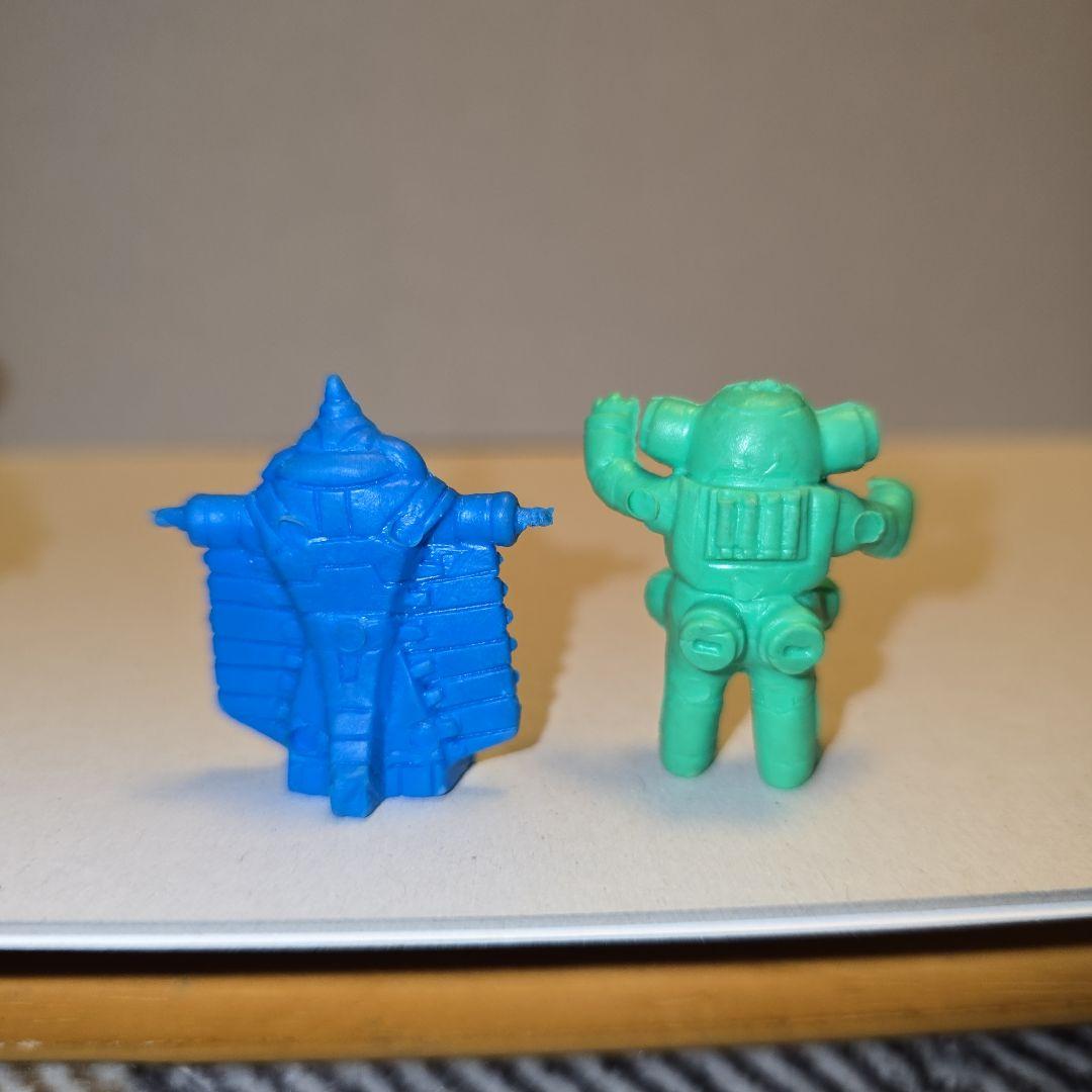 無版権ウルトラ怪獣消しゴム - メルカリ