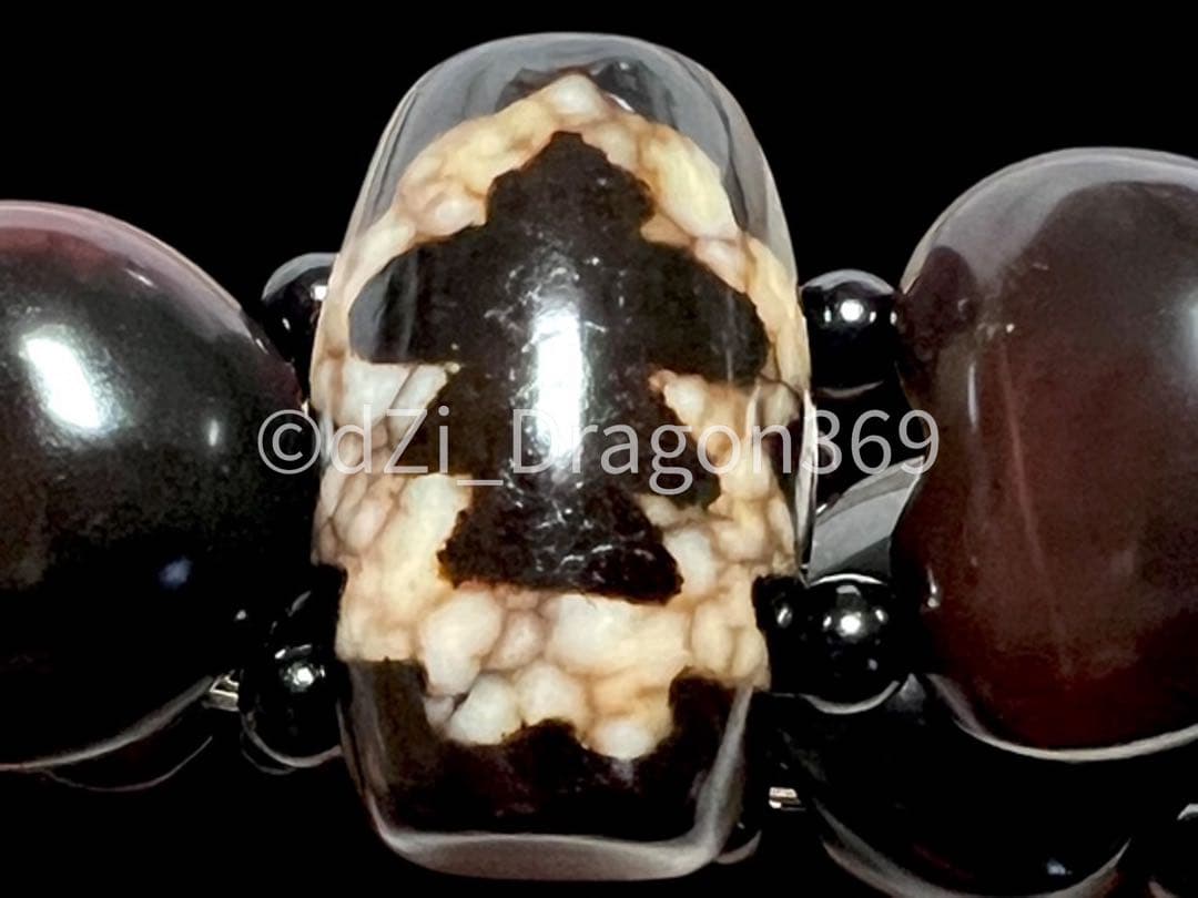 【一点限り／高品質】 上肯龍紋火供蔵神天珠とハート型火供玉髄珠のブレス