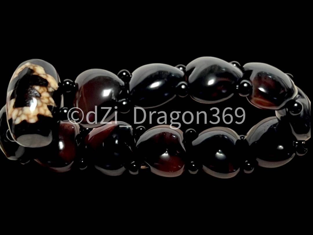 【一点限り／高品質】 上肯龍紋火供蔵神天珠とハート型火供玉髄珠のブレス