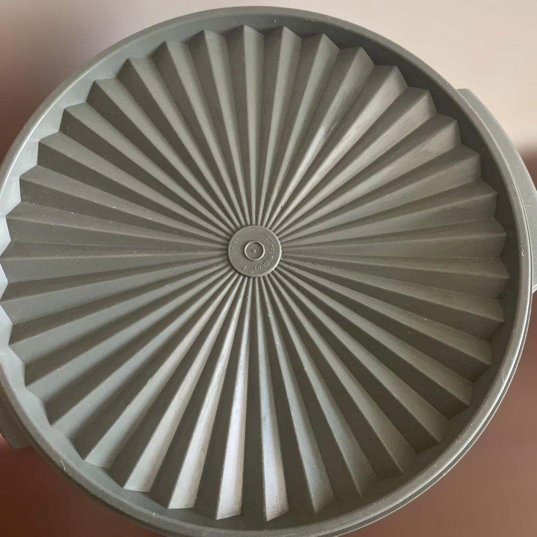 タッパーウェア社　食品保存容器