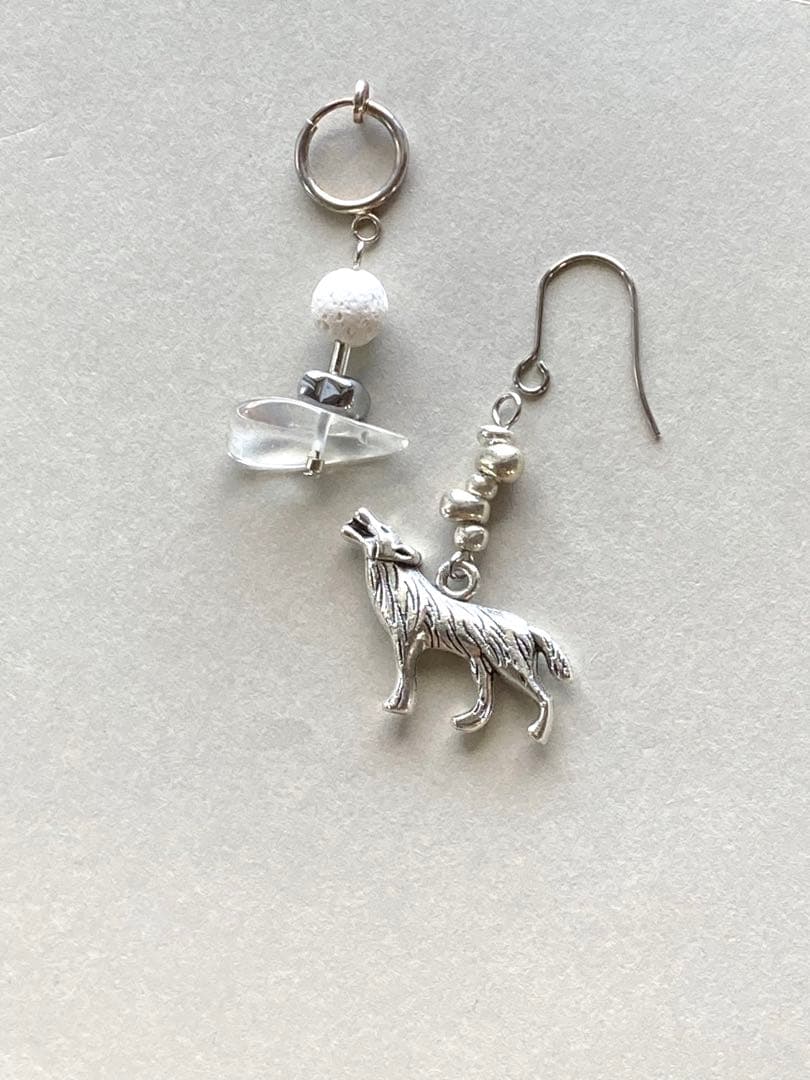 no.275 遠吠えのオオカミとWhite full moon