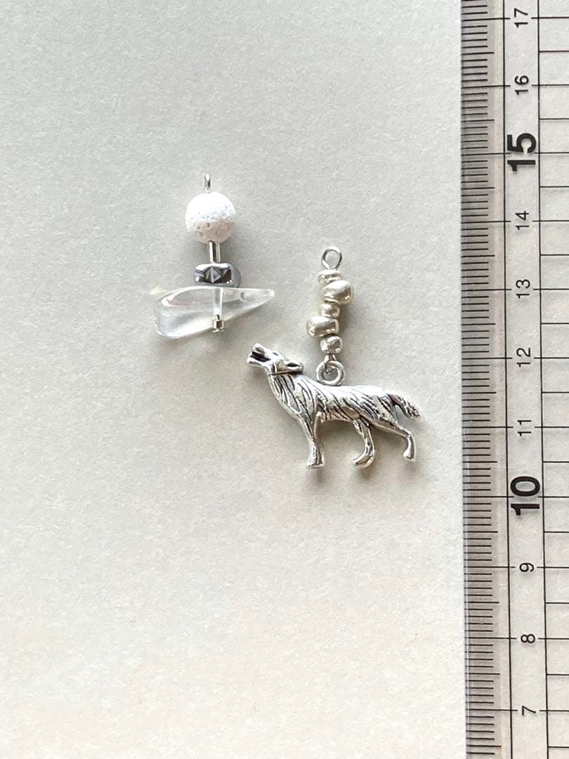 no.275 遠吠えのオオカミとWhite full moon