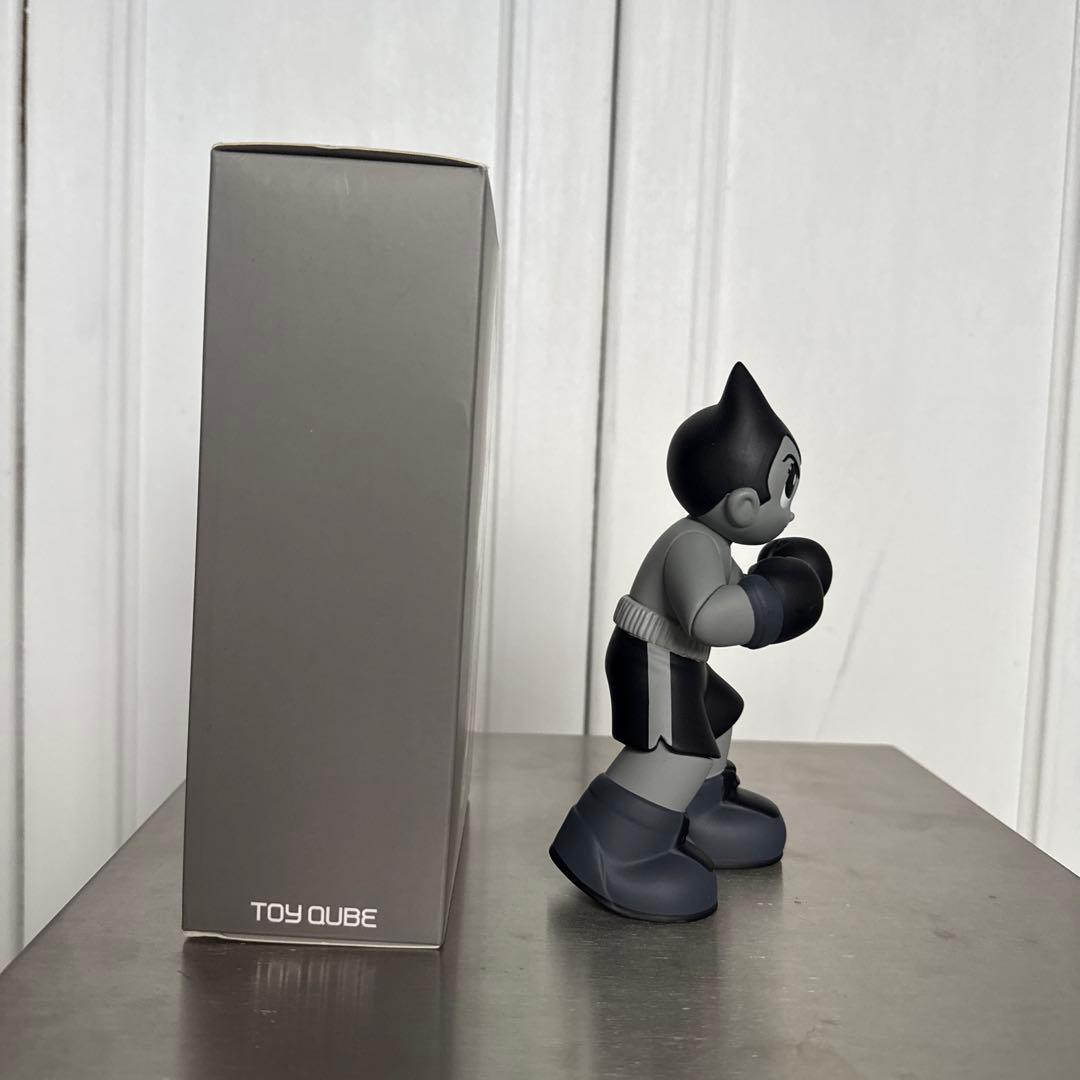 TOY QUBE ボクシングフィギュア グレー/ブラック 約15cm