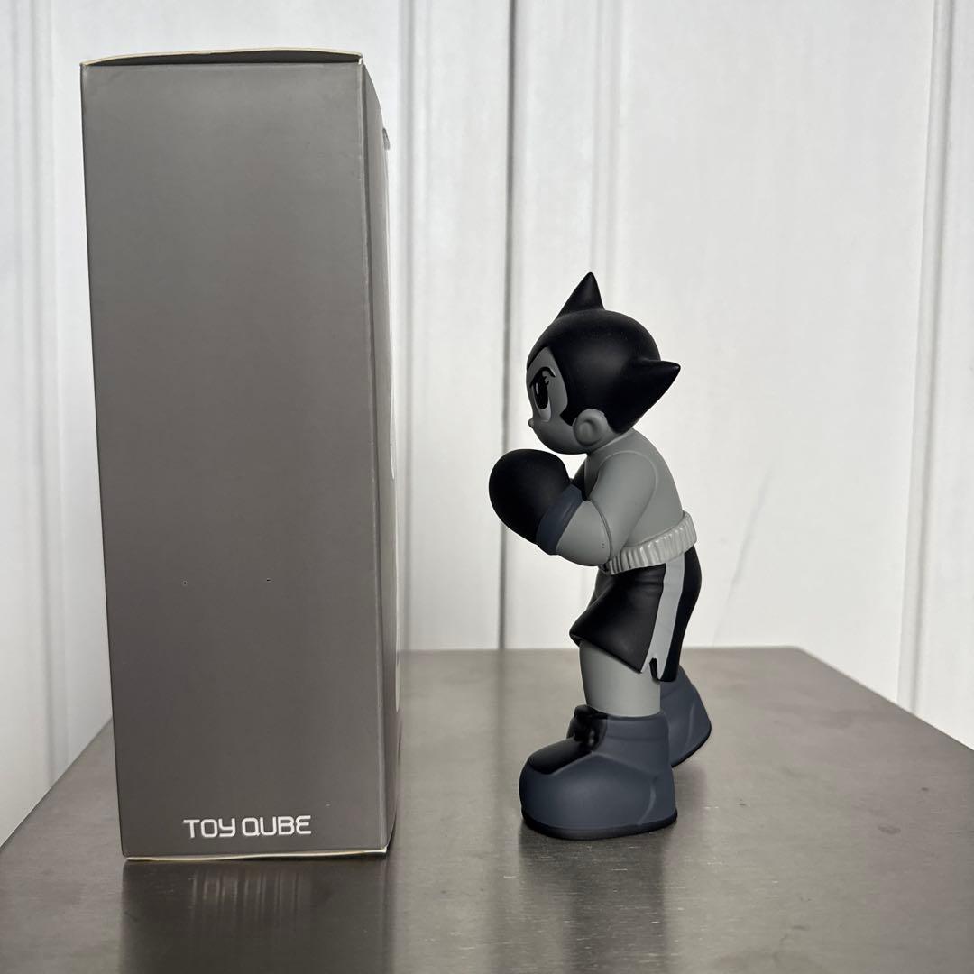 TOY QUBE ボクシングフィギュア グレー/ブラック 約15cm