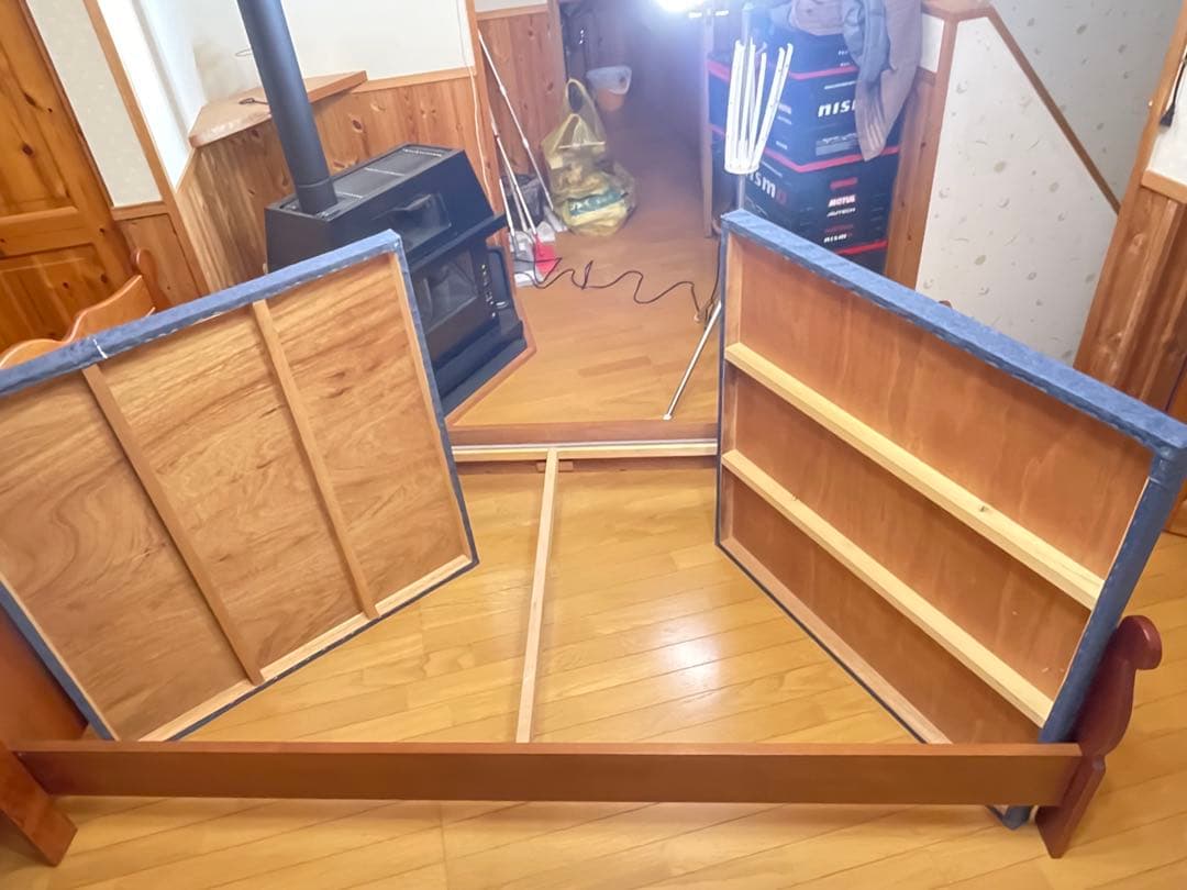 本格！木製シングルベッドフレーム 彫刻入り