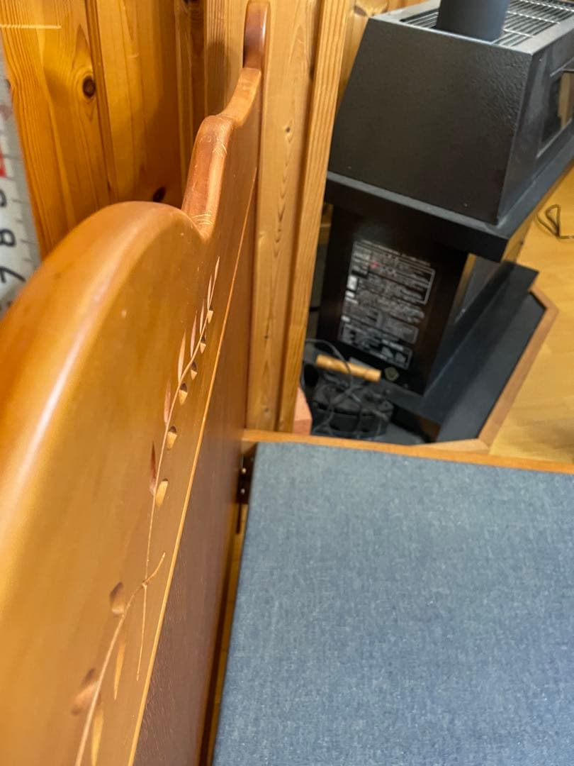 本格！木製シングルベッドフレーム 彫刻入り