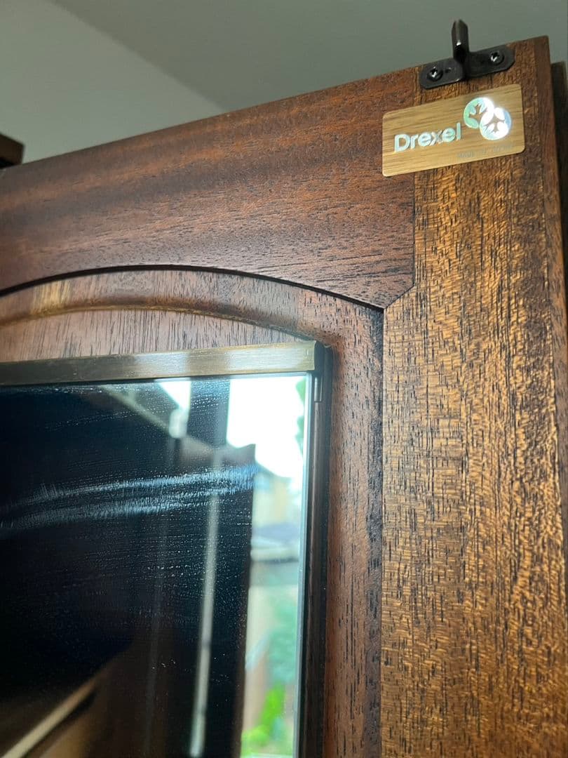 ドレクセル　ワードローブ