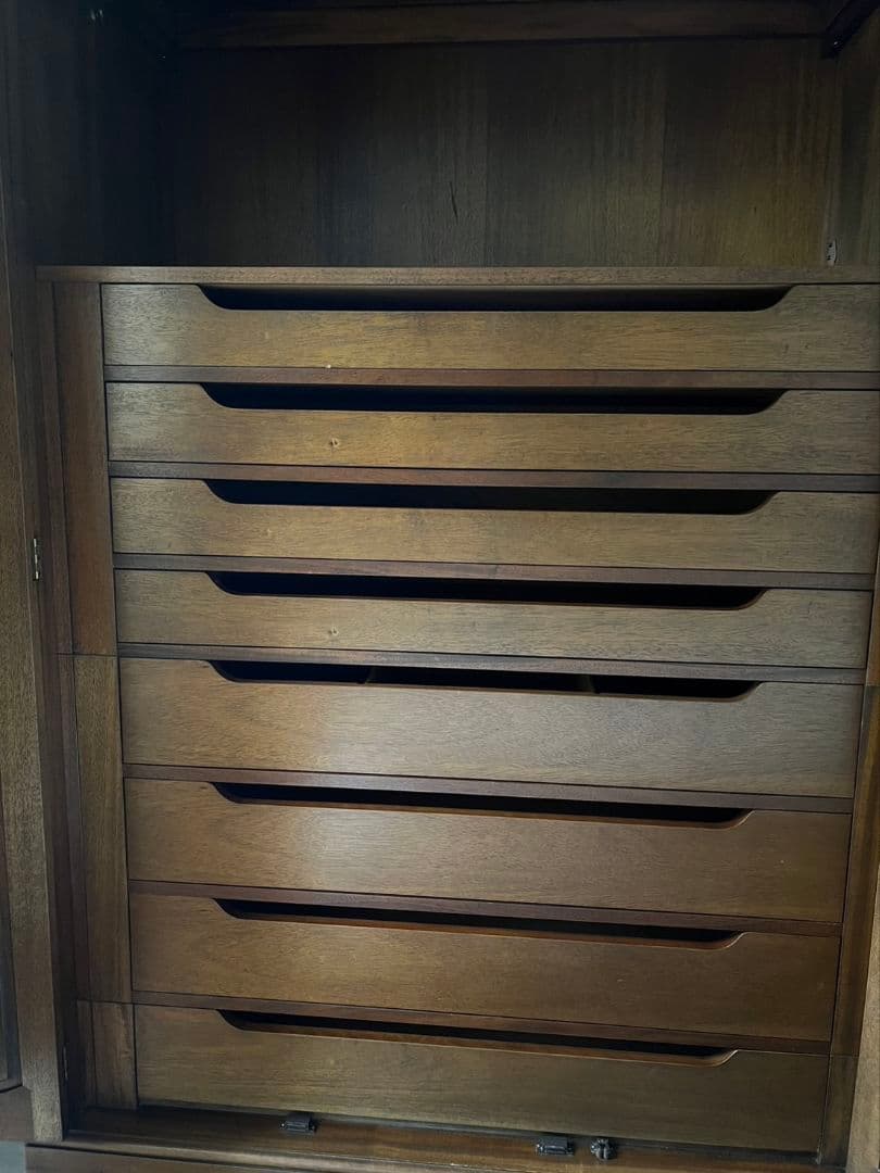 ドレクセル　ワードローブ