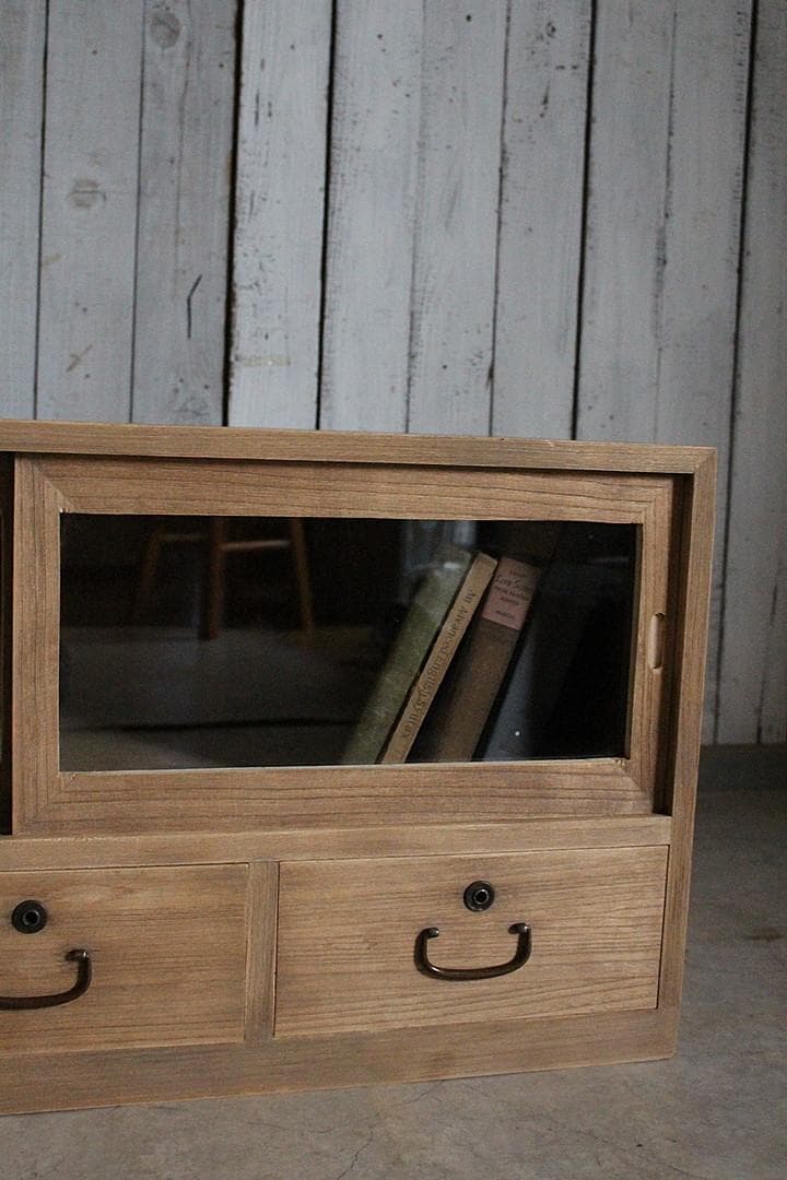 古いガラス戸棚×木製小引き出し3杯　ローチェスト　食器棚　古家具