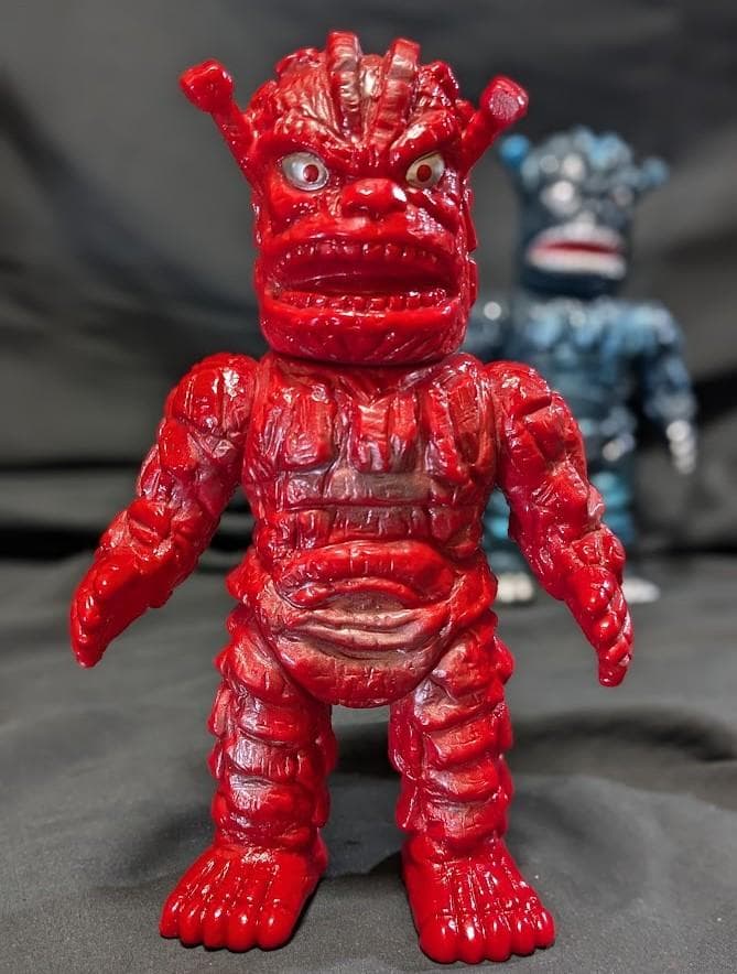 ダストマン黒色＆赤色「スペクトルマン」登場怪獣（マスダヤ復刻）ソフビ２体セット