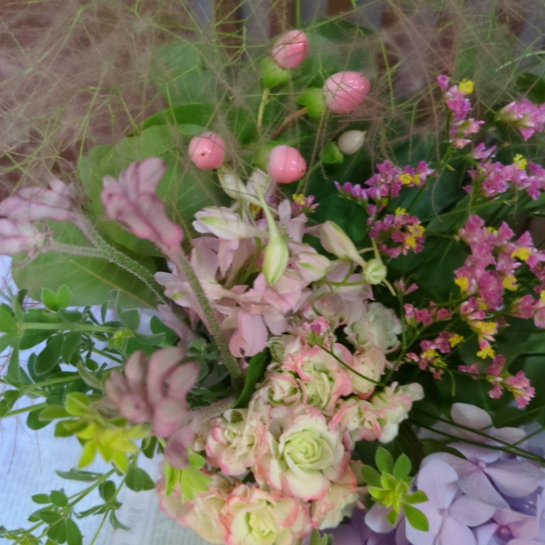 紫陽花とスモークツリー、ユーカリのブーケ　切花