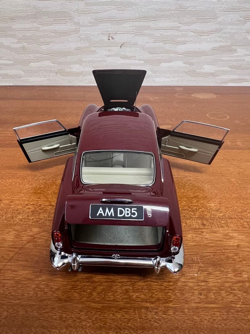 No551 ミニカー1/18箱無し AUTO art Aston Martin - メルカリ