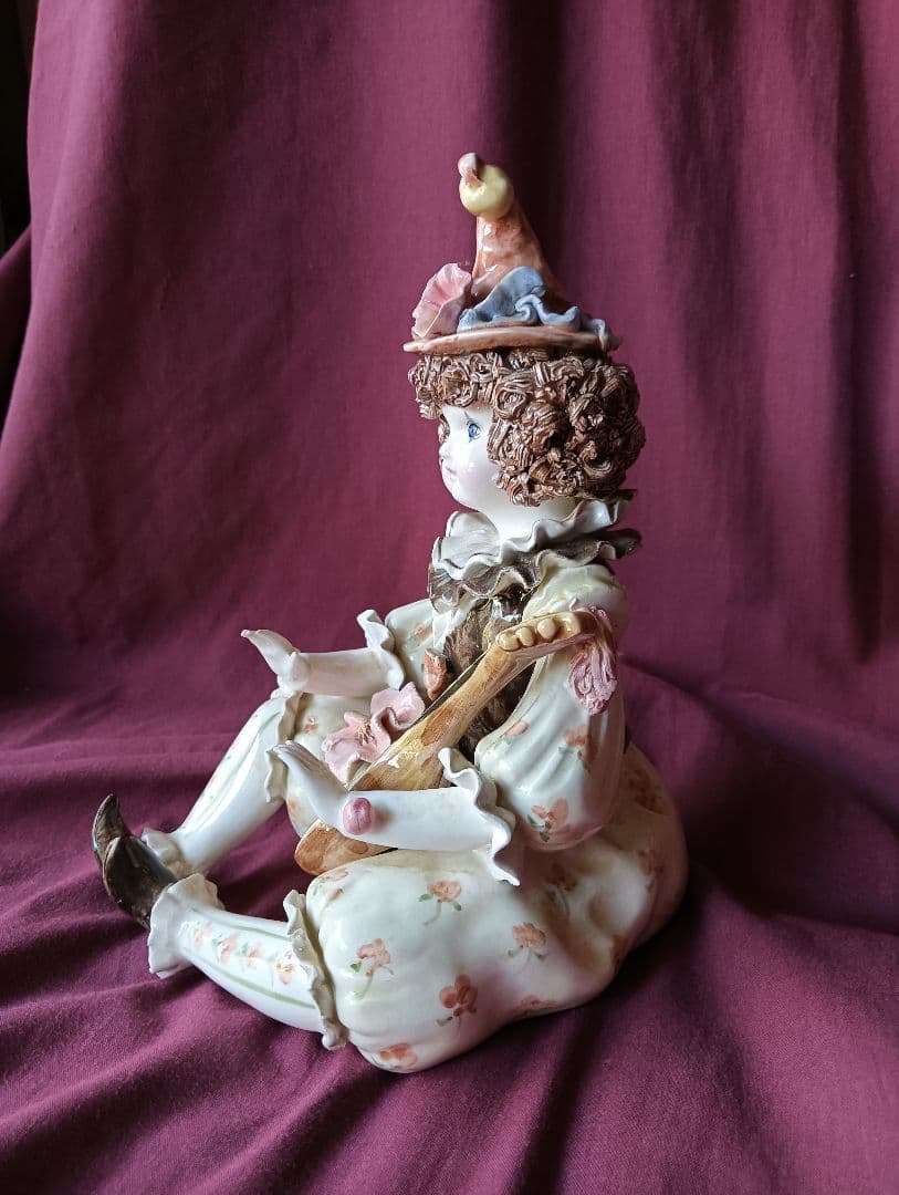 ハンドメイドの陶器人形　輸出用Ｓchmid 　 約30cm