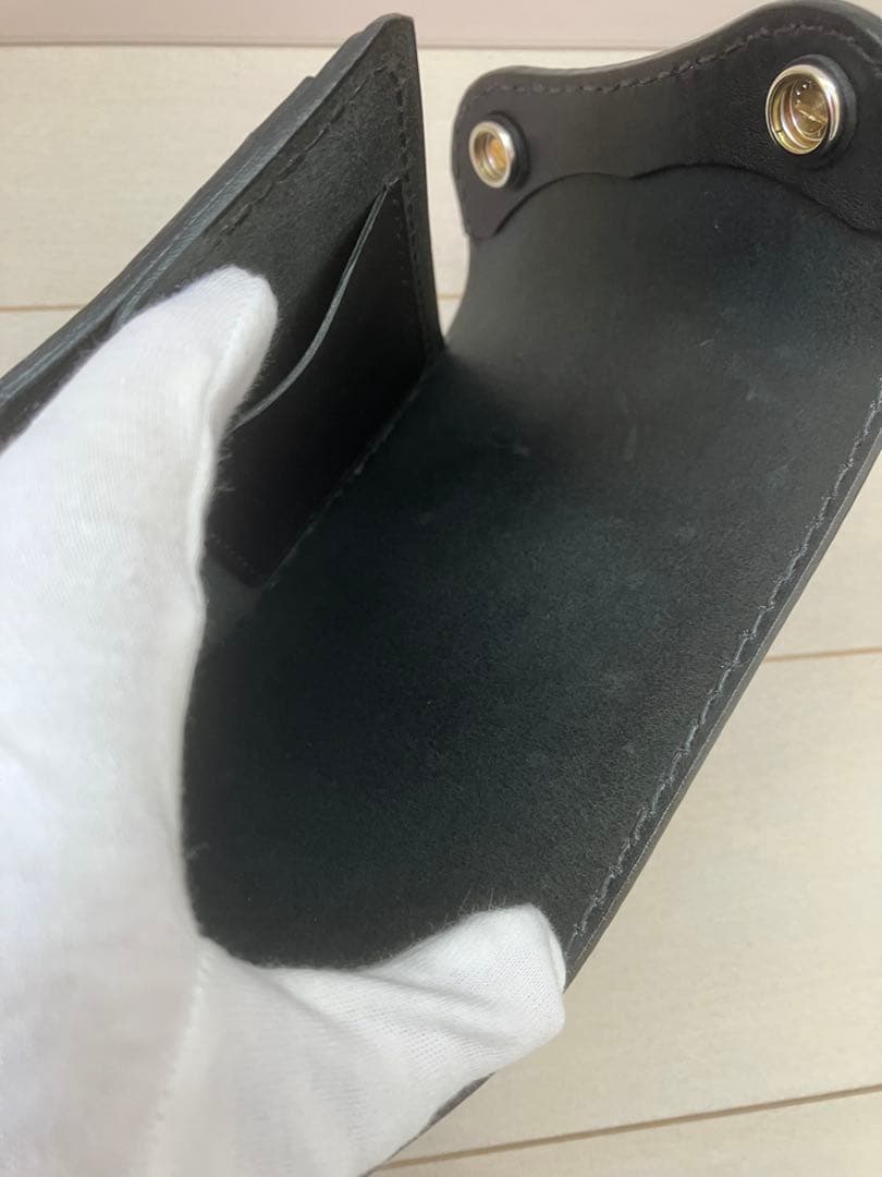 ブラック 栃木レザーコンチョボタン 三つ折り財布