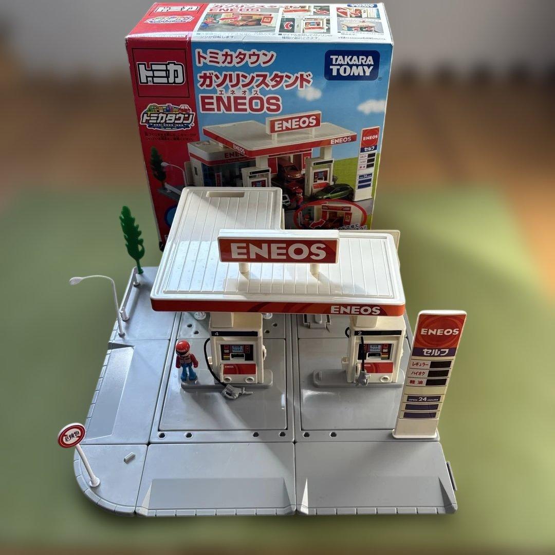トミカタウンJAFとエネオス トミカおまけつき - メルカリ