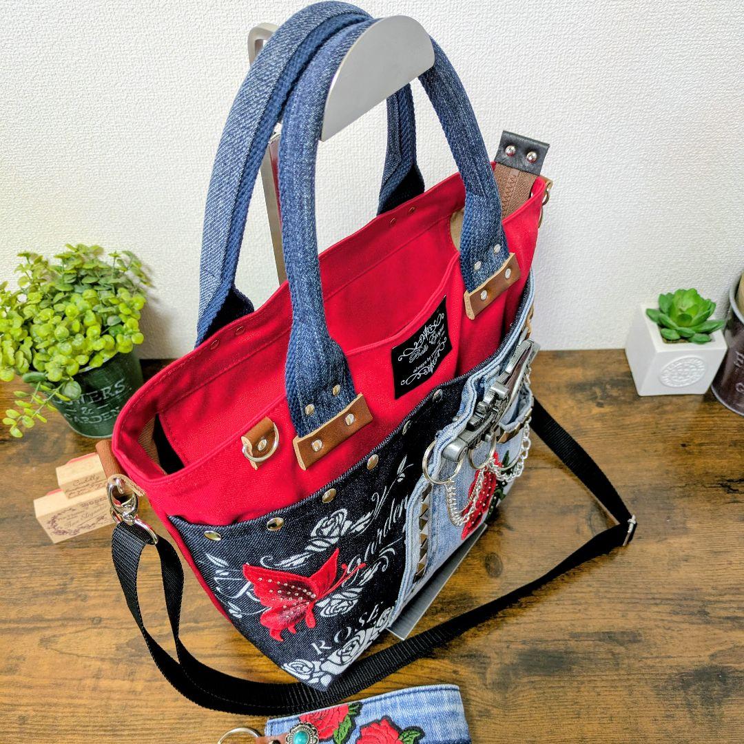 デニムリメイク 2wayトート｜薔薇×バタフライ刺繍・ポケットたくさん・底鋲付き