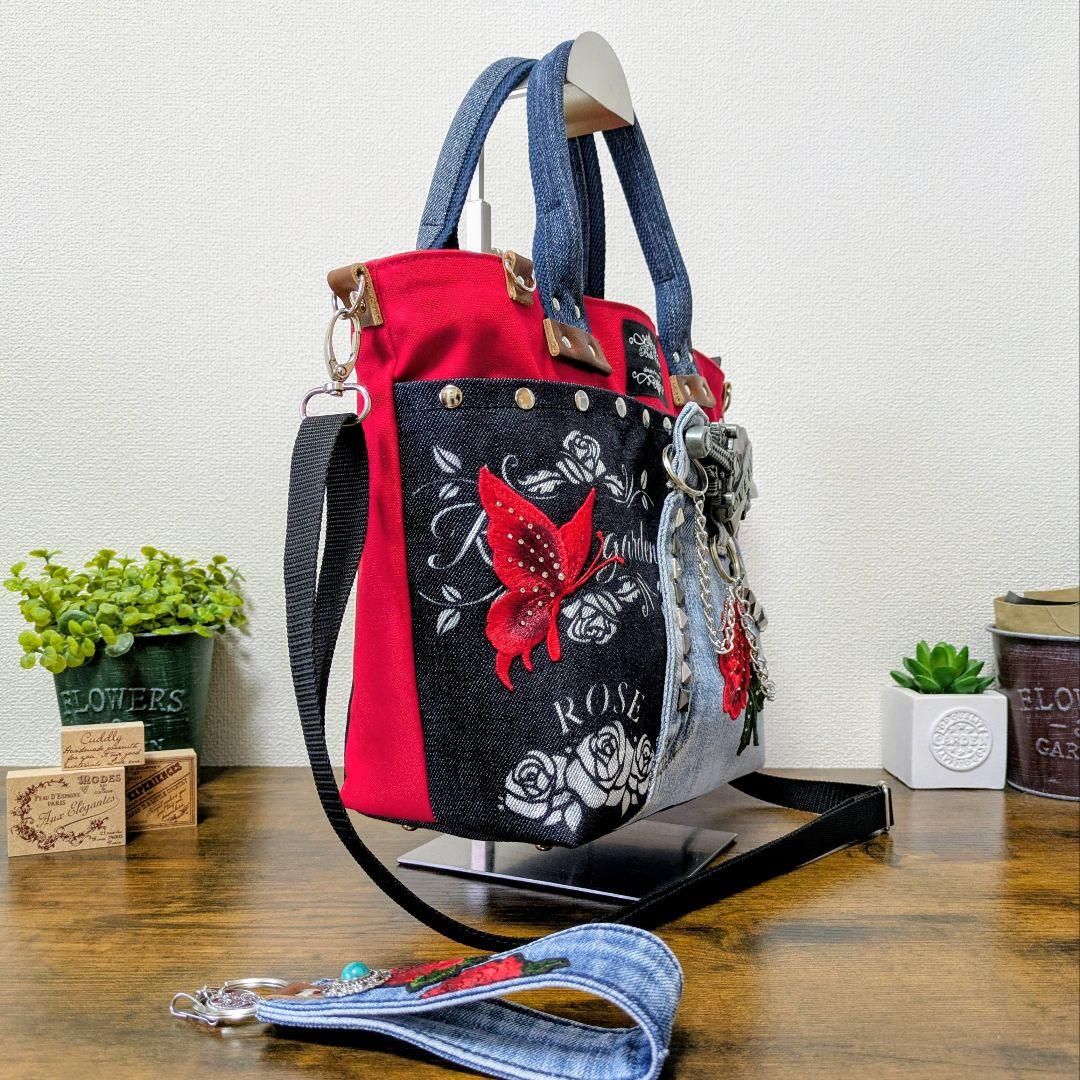 デニムリメイク 2wayトート｜薔薇×バタフライ刺繍・ポケットたくさん・底鋲付き