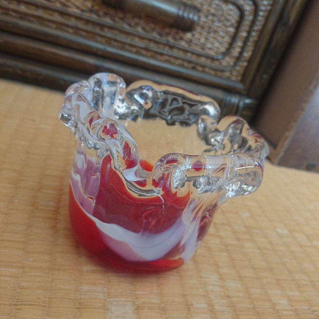 赤と透明のフリルエッジ灰皿ガラスアンティークレア