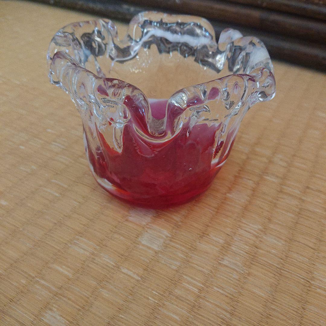赤と透明のフリルエッジ灰皿ガラスアンティークレア